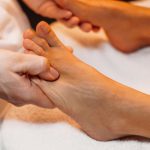 How a Full Body Massage Differs From Foot and Shoulder Treatments